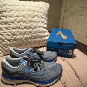 Brooks Men's Blue and Gray Athletic Shoes